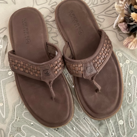 NWOT, size 11, Mens’ Sperry Topsiders - Capitola Woven Thong in Brown - Picture 2 of 6